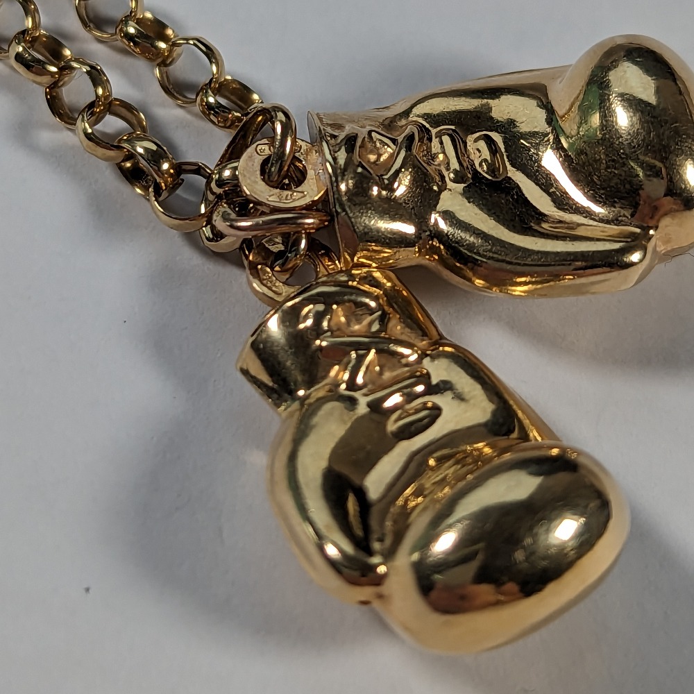 9ct Gold Belcher Chain & 9ct Gold Boxing Glove Pendant Own4Less
